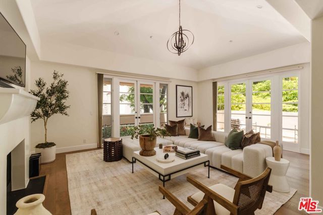 9024 Cynthia Street 204, West Hollywood, CA 90069