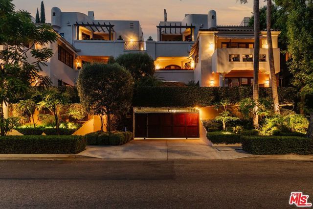 9024 Cynthia Street 204, West Hollywood, CA 90069