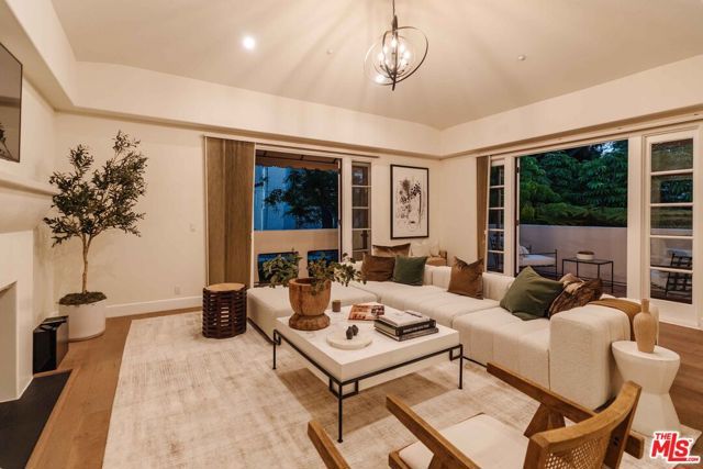 9024 Cynthia Street 204, West Hollywood, CA 90069