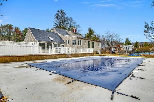 802 E Prospect St, Hackettstown Town, NJ 07840