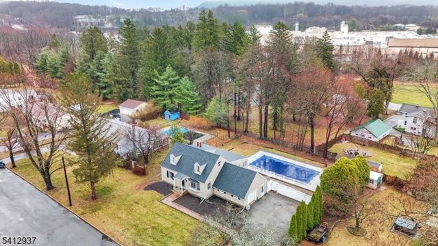 802 E Prospect St, Hackettstown Town, NJ 07840