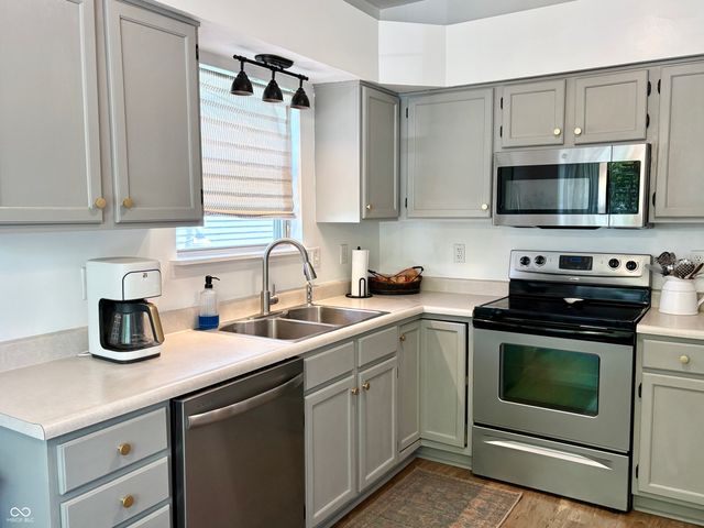10989 Haig Point Drive, Fishers, IN 46037