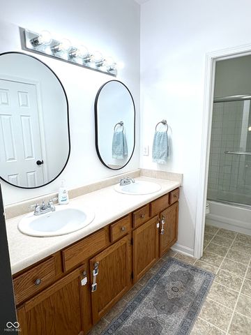 10989 Haig Point Drive, Fishers, IN 46037