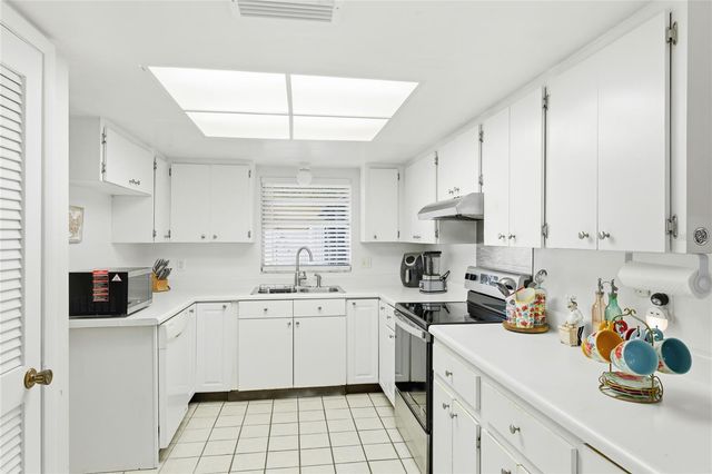 3825 PROCTOR ROAD, Sarasota, FL 34233