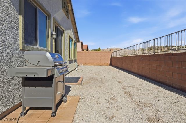 2772 Brinkley Manor Street, Laughlin, NV 89029