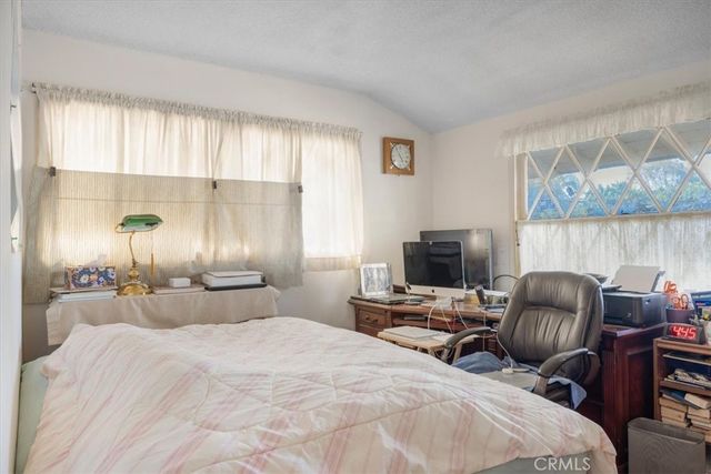 22154 Burton, Canoga Park, CA 91304