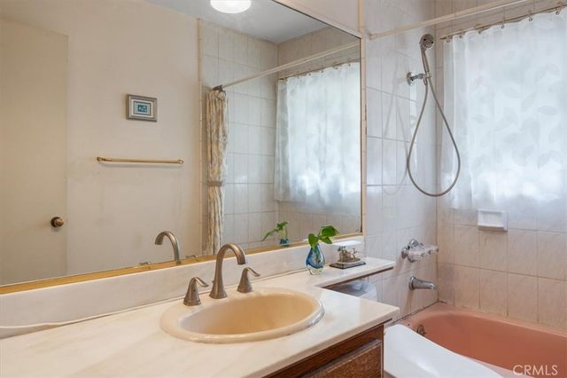22154 Burton, Canoga Park, CA 91304