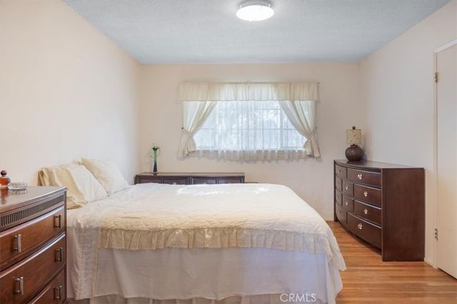 22154 Burton, Canoga Park, CA 91304