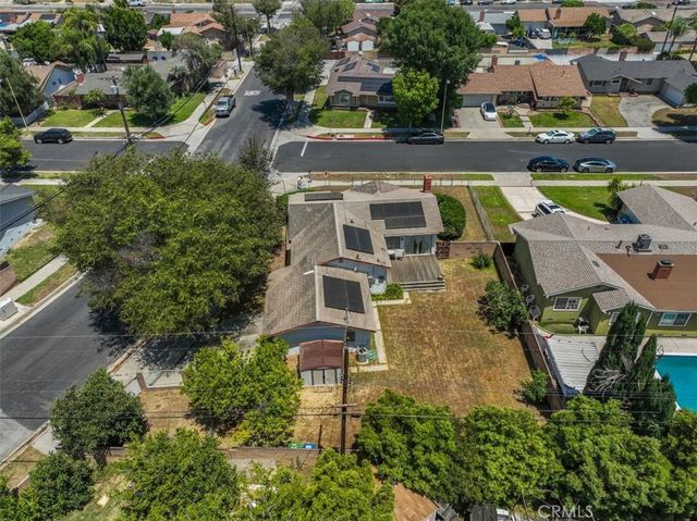 22154 Burton, Canoga Park, CA 91304