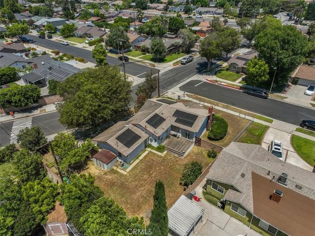 22154 Burton, Canoga Park, CA 91304