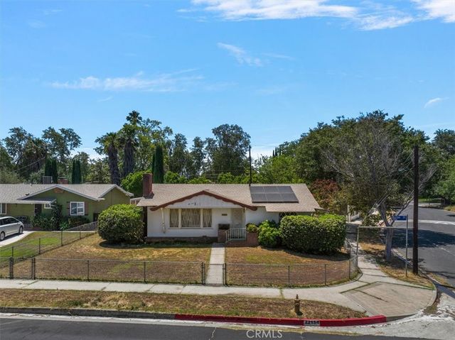 22154 Burton, Canoga Park, CA 91304