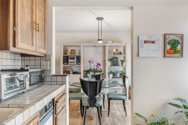 22154 Burton, Canoga Park, CA 91304