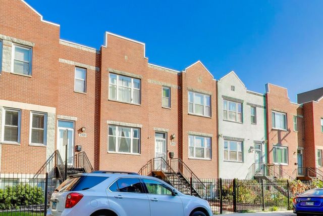 2318 W Flournoy Street G, Chicago, IL 60612