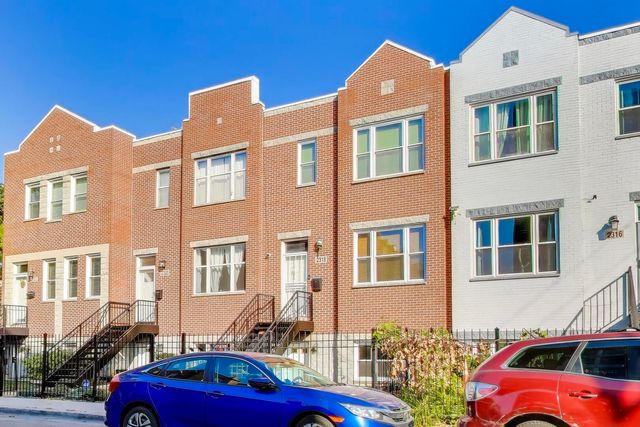 2318 W Flournoy Street G, Chicago, IL 60612