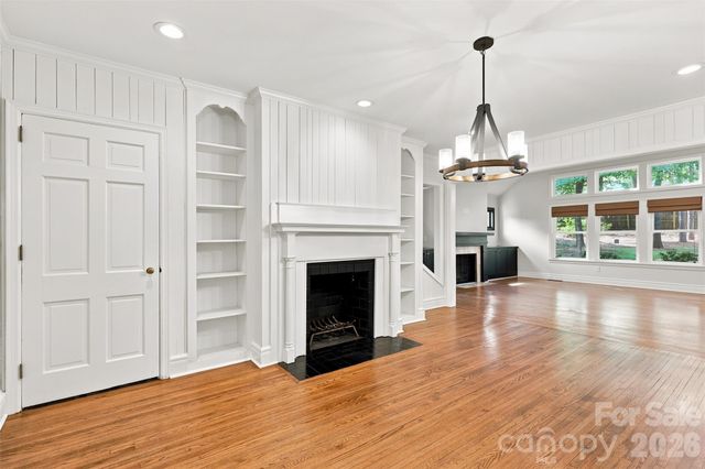 4467 Woodlark Lane, Charlotte, NC 28211