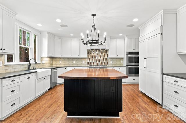 4467 Woodlark Lane, Charlotte, NC 28211