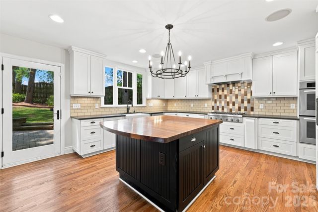 4467 Woodlark Lane, Charlotte, NC 28211