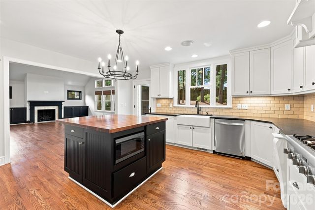 4467 Woodlark Lane, Charlotte, NC 28211