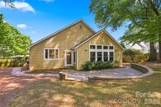 4467 Woodlark Lane, Charlotte, NC 28211