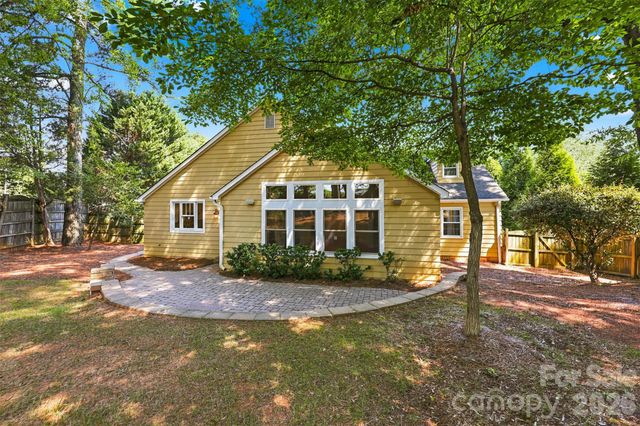 4467 Woodlark Lane, Charlotte, NC 28211