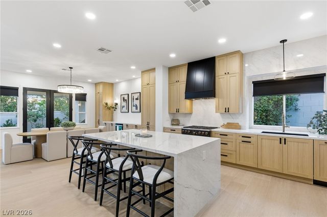 720 Sir James Bridge Way, Las Vegas, NV 89145