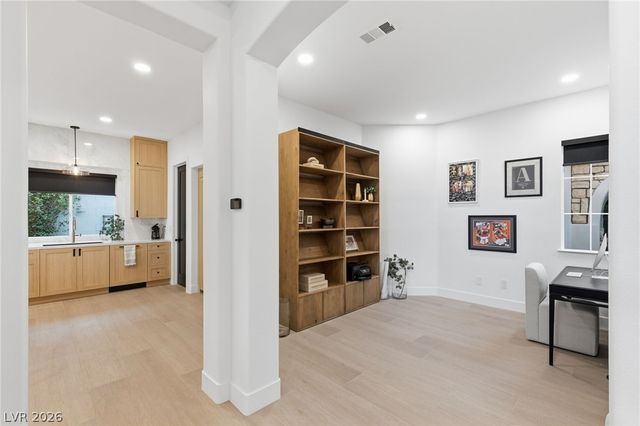 720 Sir James Bridge Way, Las Vegas, NV 89145