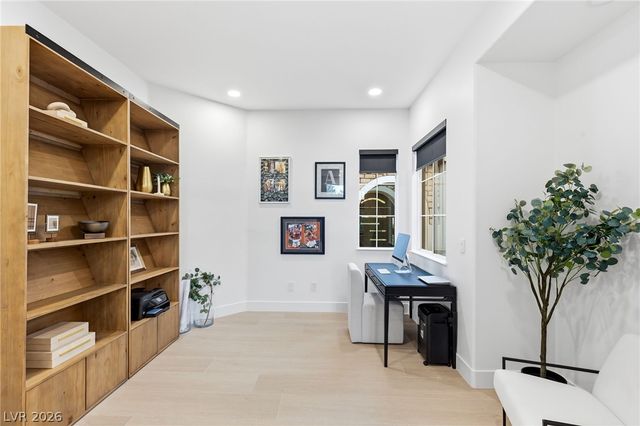 720 Sir James Bridge Way, Las Vegas, NV 89145