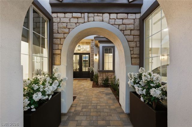 720 Sir James Bridge Way, Las Vegas, NV 89145