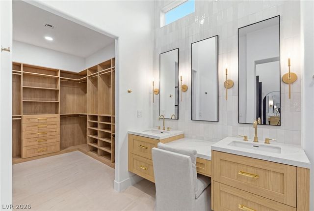 720 Sir James Bridge Way, Las Vegas, NV 89145