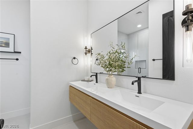 720 Sir James Bridge Way, Las Vegas, NV 89145