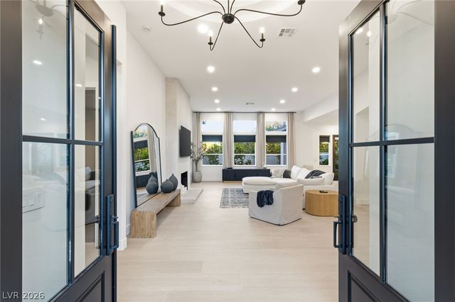 720 Sir James Bridge Way, Las Vegas, NV 89145