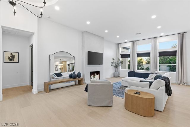 720 Sir James Bridge Way, Las Vegas, NV 89145