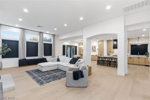 720 Sir James Bridge Way, Las Vegas, NV 89145