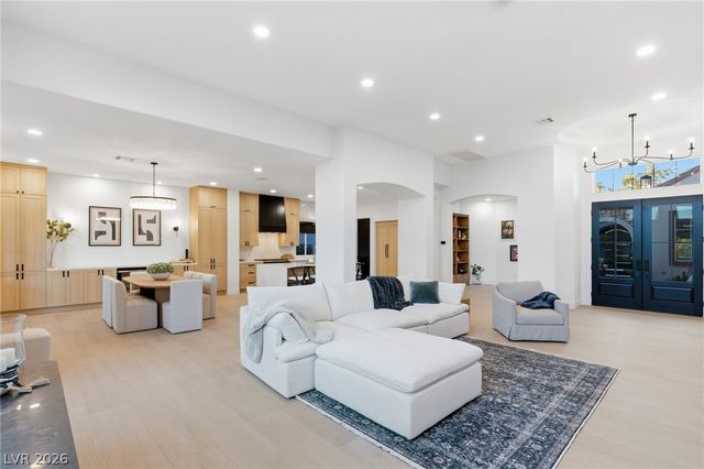 720 Sir James Bridge Way, Las Vegas, NV 89145