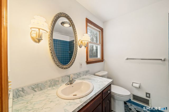 672 Old Waterbury Road, Southbury, CT 06488