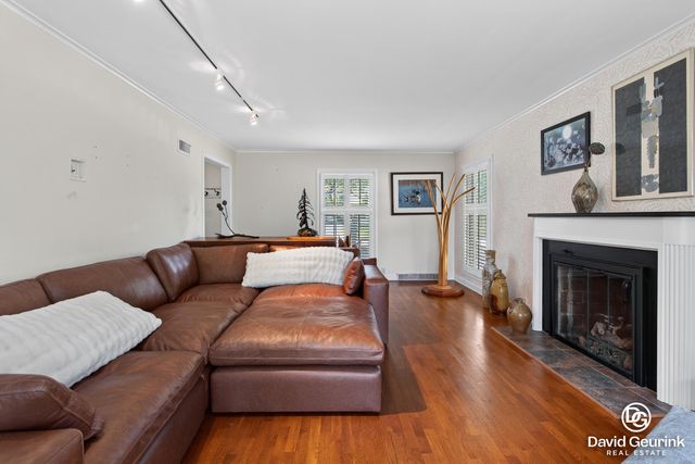 15 W 25th Street, Holland, MI 49423