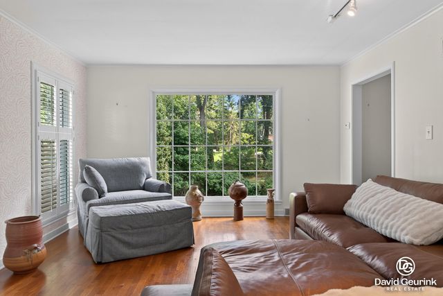 15 W 25th Street, Holland, MI 49423