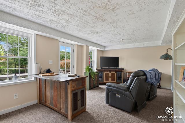 15 W 25th Street, Holland, MI 49423