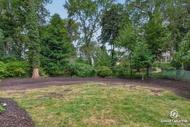 15 W 25th Street, Holland, MI 49423