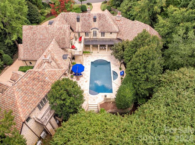 4231 Fox Brook Lane, Charlotte, NC 28211