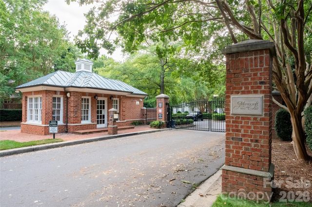 4231 Fox Brook Lane, Charlotte, NC 28211