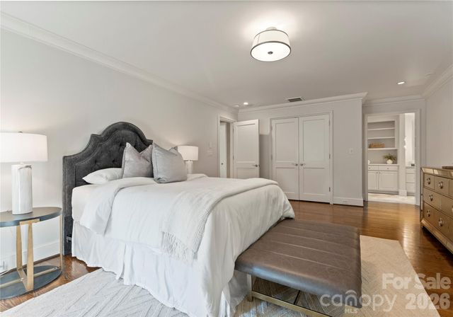 4231 Fox Brook Lane, Charlotte, NC 28211