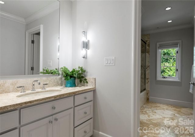 4231 Fox Brook Lane, Charlotte, NC 28211