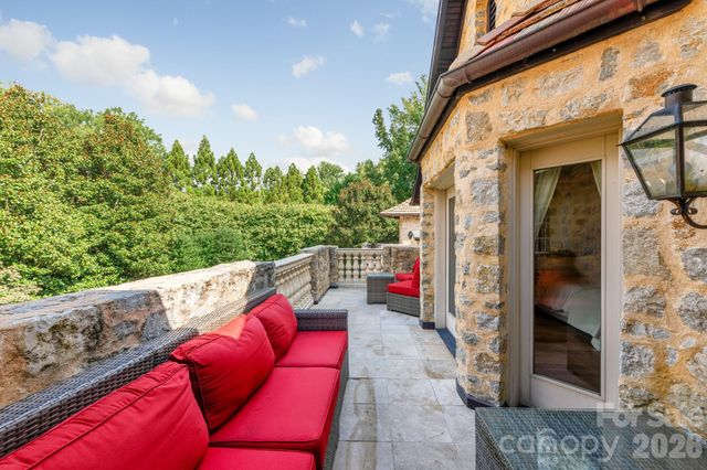 4231 Fox Brook Lane, Charlotte, NC 28211