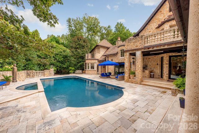 4231 Fox Brook Lane, Charlotte, NC 28211