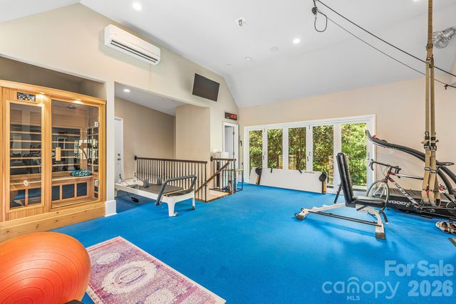 4231 Fox Brook Lane, Charlotte, NC 28211