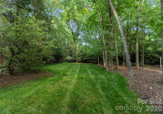 4231 Fox Brook Lane, Charlotte, NC 28211