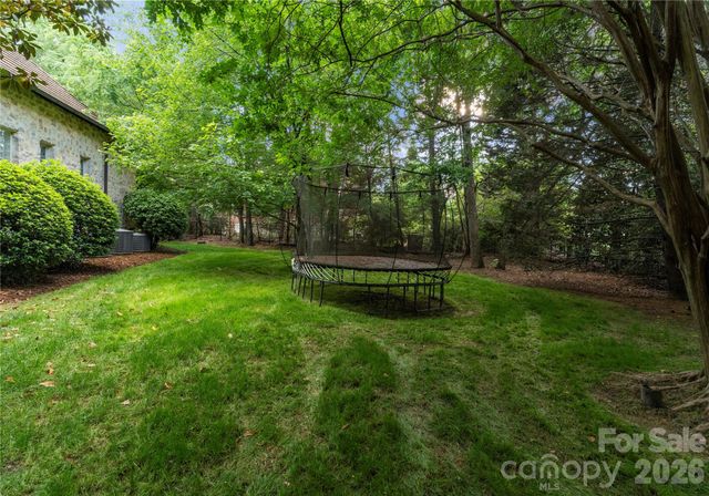 4231 Fox Brook Lane, Charlotte, NC 28211