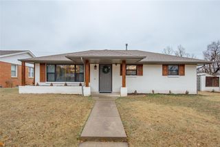 9800 Mahler Place, The Village, OK 73120
