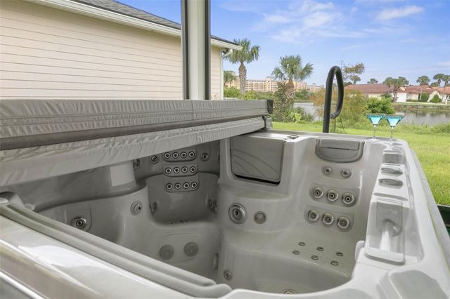 13 LAS BRISAS WAY, Palm Coast, FL 32137